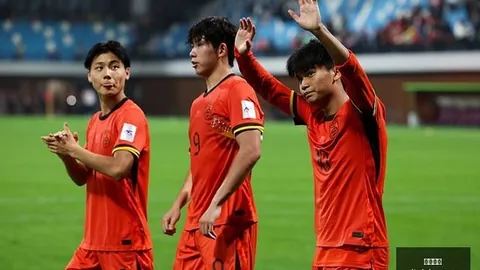 2026新赛季首月盘点：骑士9连胜领跑，鹈鹕连败成焦点步行者击败魔术，连败终结